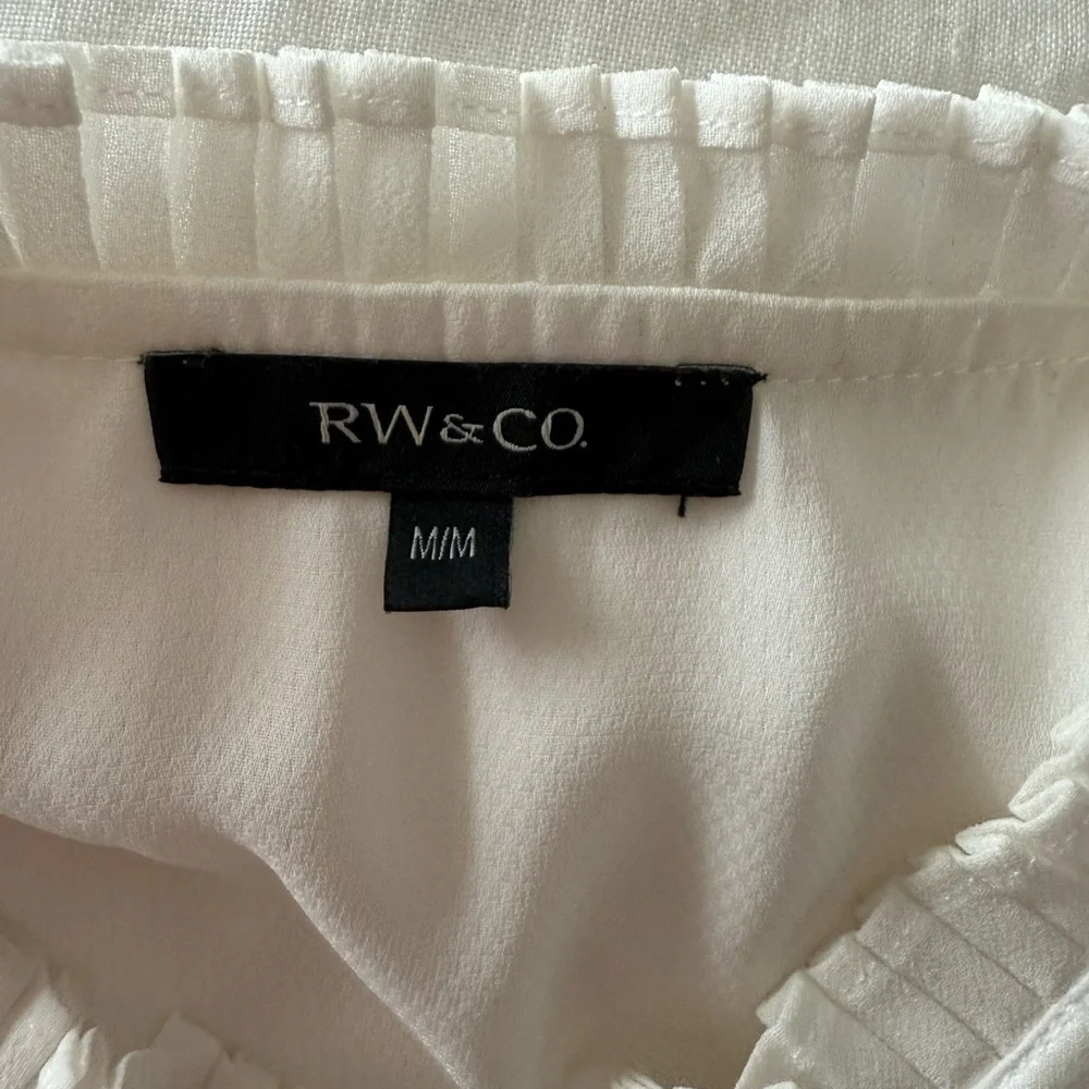 NWOT - RW&CO. White Blouse with Ruffle Detail Size: M - Picture 6 of 6